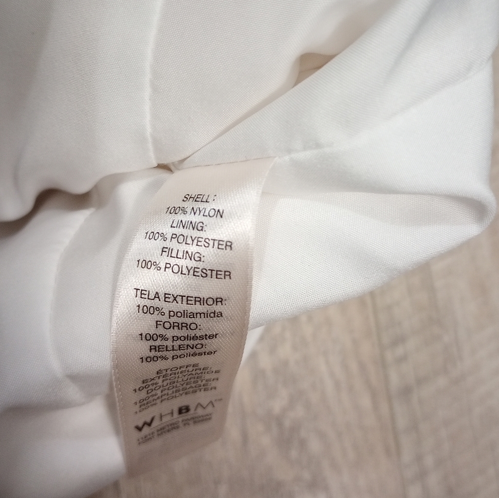 White House Black Market White Puffer Vest Sz Med - Picture 6 of 11